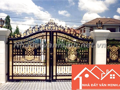 Cổng Nhà Nên Đặt Bên Trái Hay Bên Phải Theo Phong Thủy? Hướng Dẫn Chi Tiết Từ Nhà Đất Văn Minh